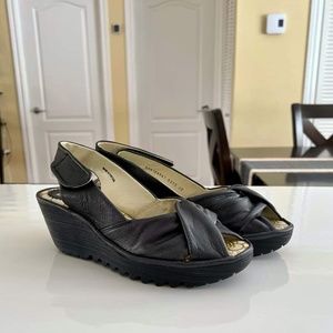 New Fly London Yakin peep-toe wedge sandal, size 39